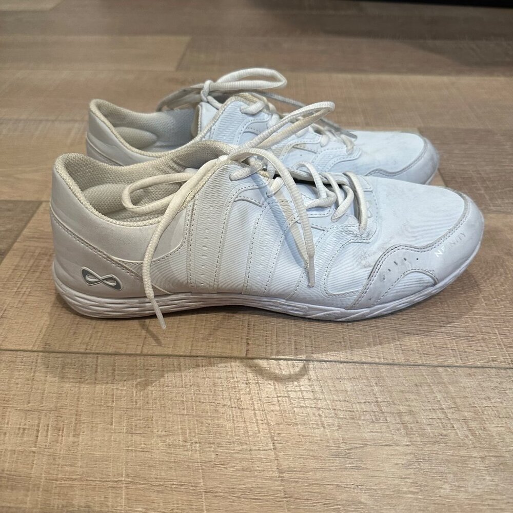 INFINTIY RIVALS WOMENS WHITE CHEER SHOES SIZE 12 NFS-2040-00
